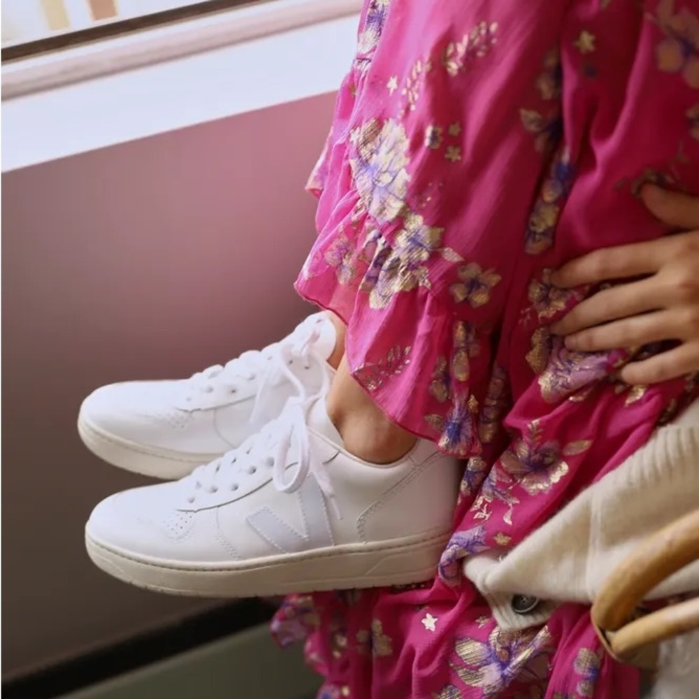 Veja 7-10 Vegan Leather Sneakers